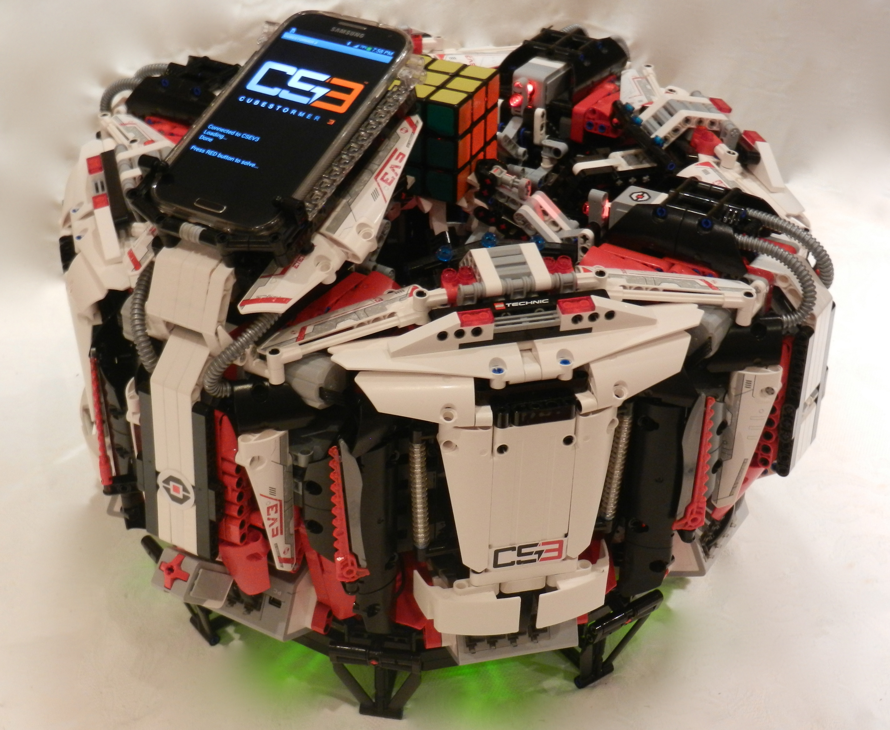 LEGO Robot Solves Rubik’s Cube in World Record Time